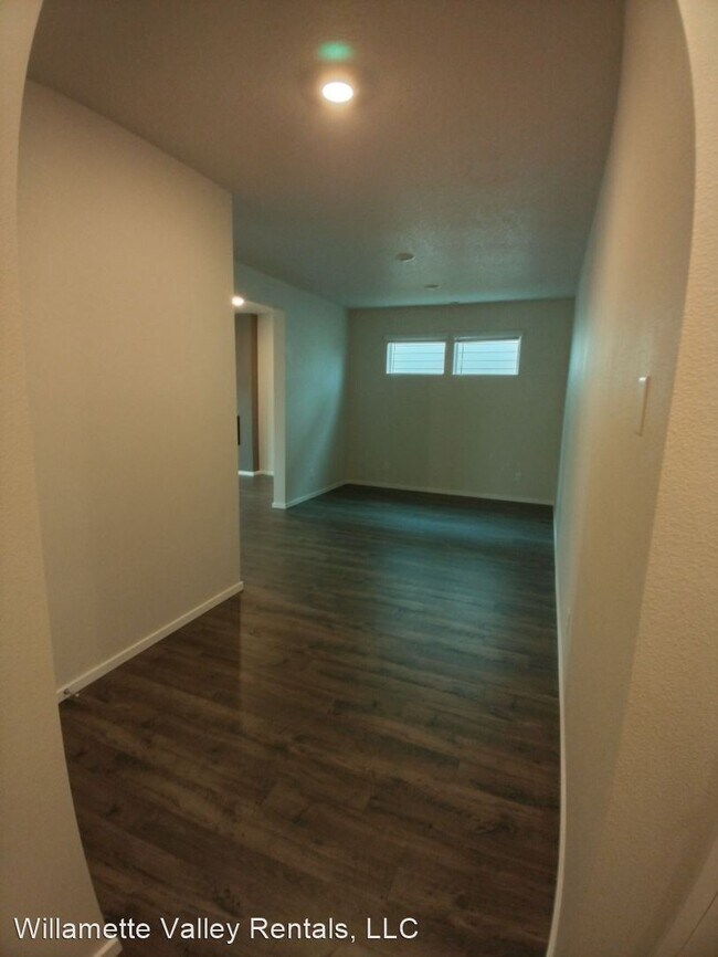 Foto del edificio - 4 br, 2.5 bath House - 367 Lost Lake St