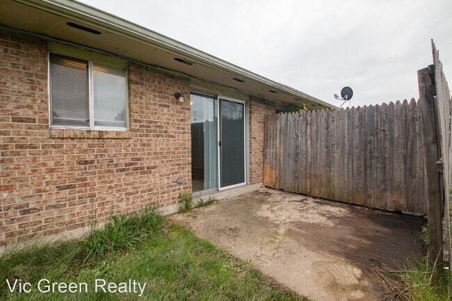 Building Photo - 4650 Wayne Meadows Cir