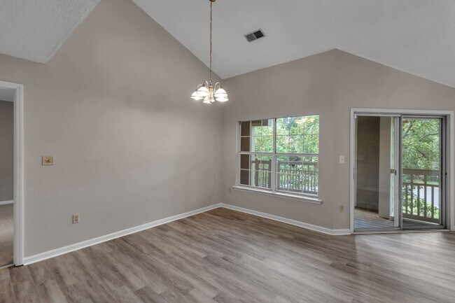 Foto del edificio - 5009 Sharon Rd