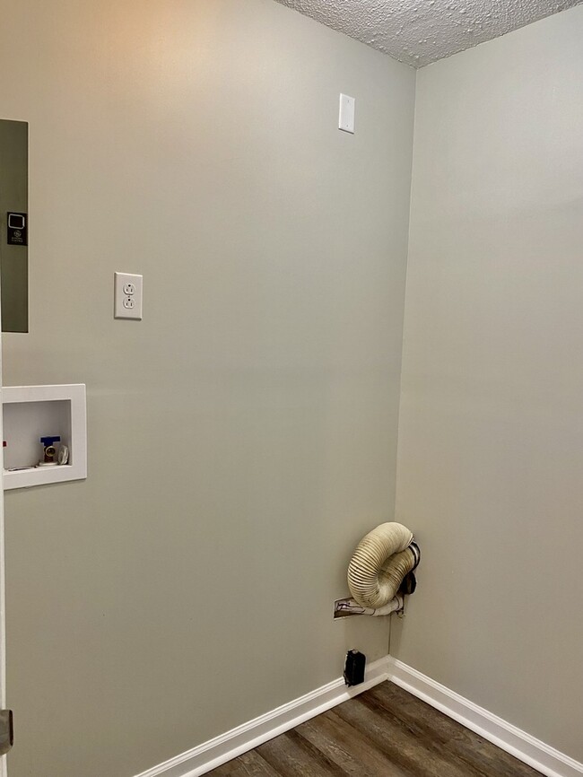 Foto del edificio - Townhouse North GA Off Battlefield Pkwy! 2...