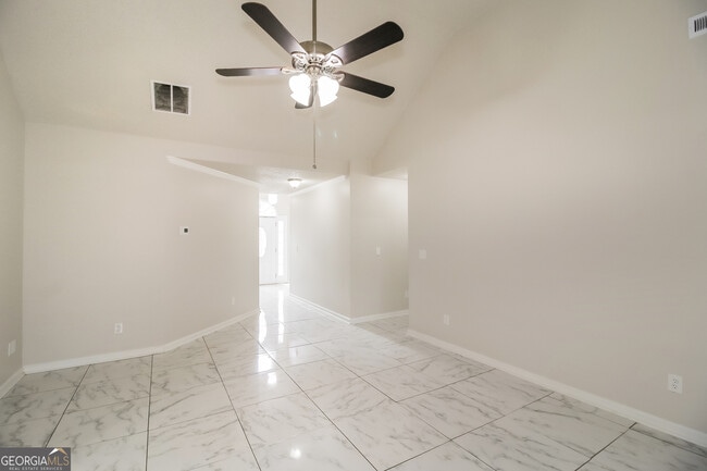 Foto del edificio - 148 Parkside Dr