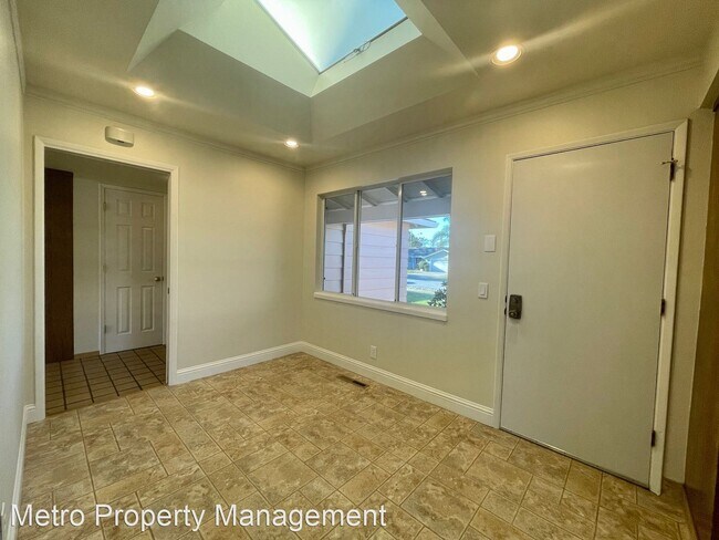 Building Photo - 3 br, 2 bath House - 1546 Calinoma Dr