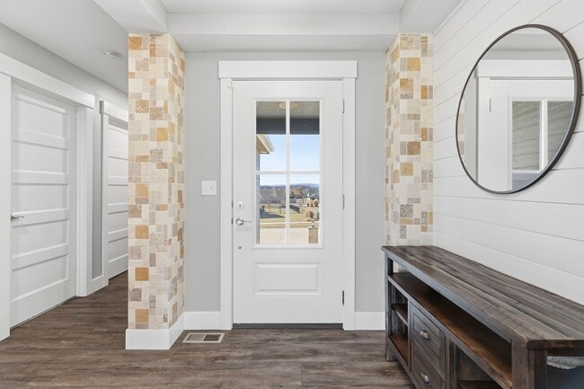 Building Photo - 8849 Moonbug Ln