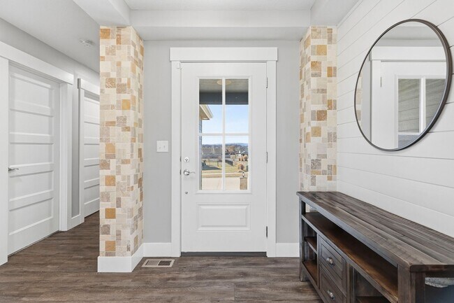 Foto del edificio - 8849 Moonbug Ln