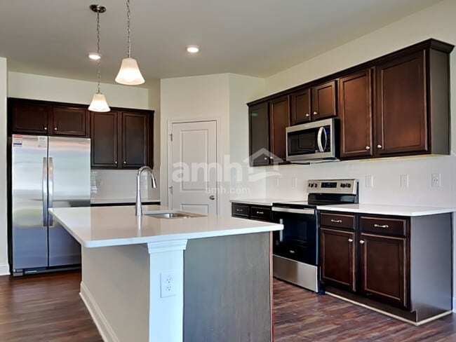 Foto del edificio - 738 Carnaby Ln
