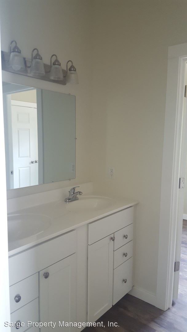 Foto del edificio - 4 br, 3.5 bath House - 1201 N Lincoln St