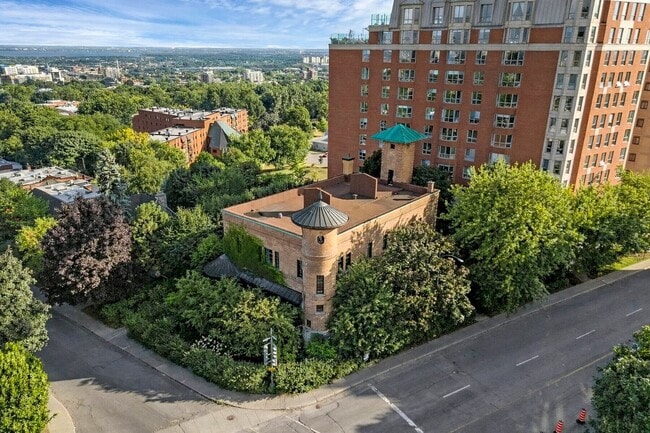 Building Photo - 4760 The Boulevard