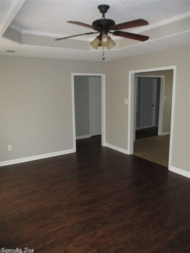 Building Photo - 14 Park Cir