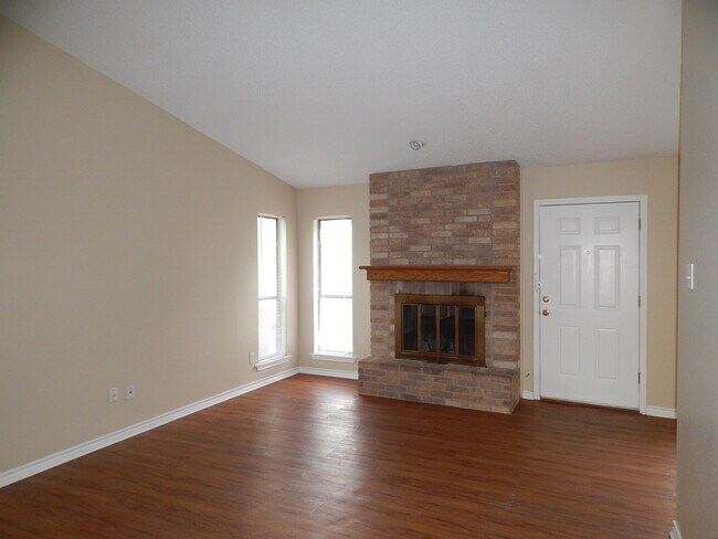 Foto del edificio - Gibbs Properties2 (9015 Sawtooth Ln)