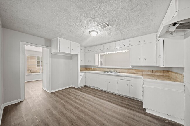 Foto del edificio - 6806 Woodrow St