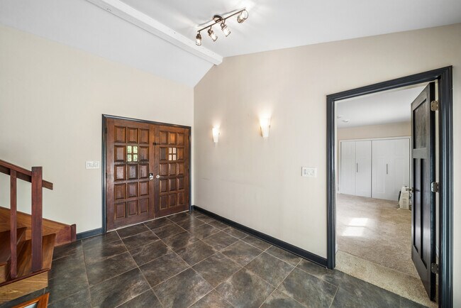 Foto del edificio - 1N451 Indian Knoll Rd