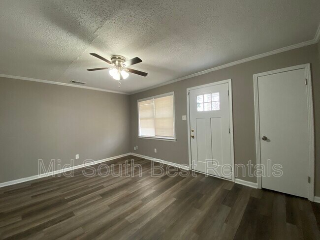 Building Photo - 1935 Warner Ave