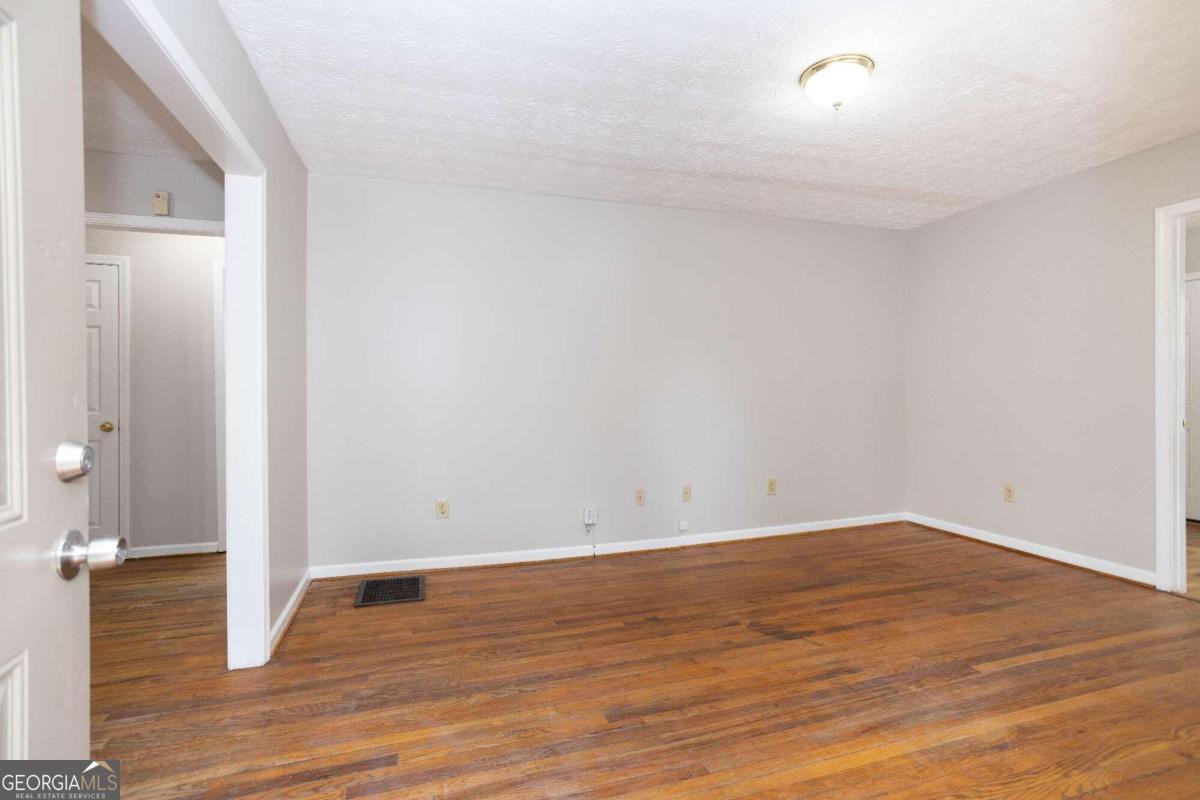 Primary Photo - 853 Hall St NW
