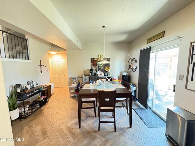 Building Photo - 451 Viale Lungo Ave