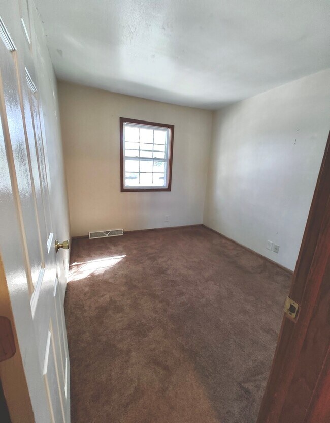 Foto del edificio - 8622 Westbrook Dr