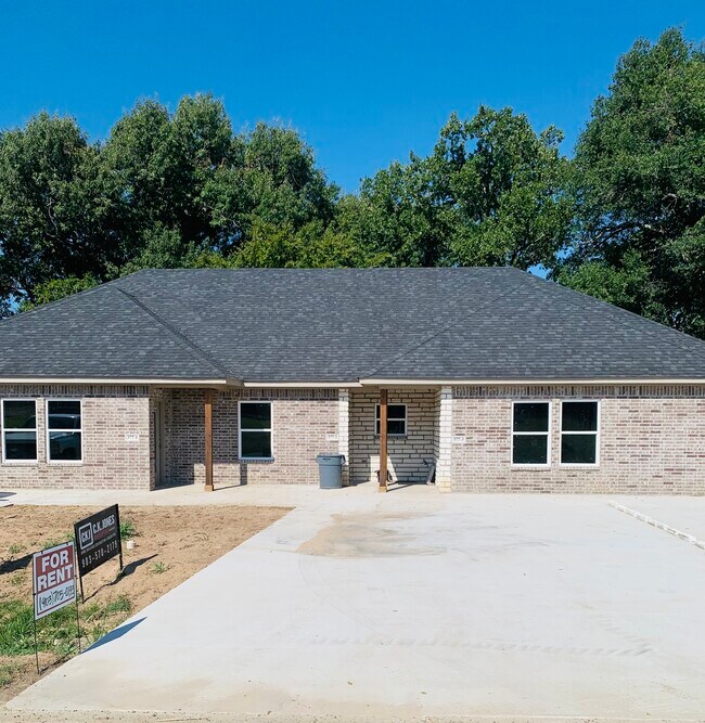 Building Photo - Chestnut (377)