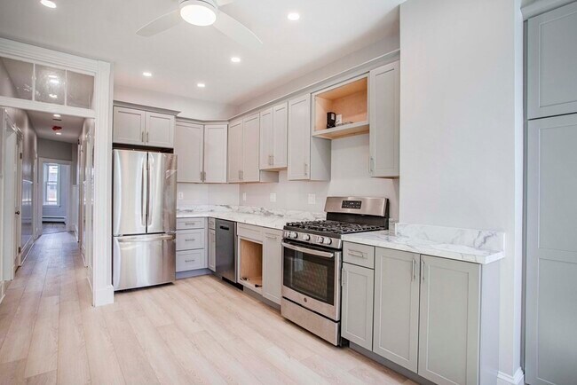 Foto del edificio - 883 E 4th St