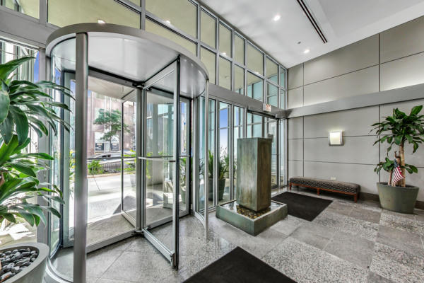 Building Photo - 600 N Dearborn St