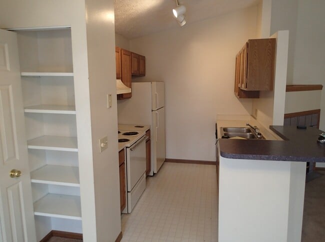 Foto del edificio - 3682 Harris Ave NW