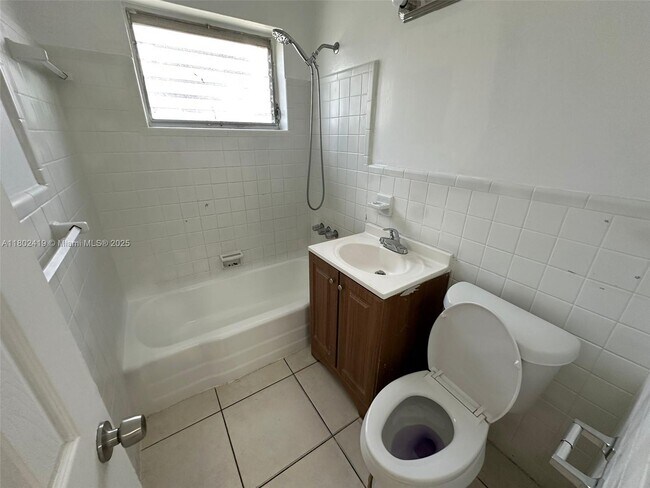 Foto del edificio - 1280 NE 139th St