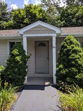 Building Photo - 50 Country Club Rd