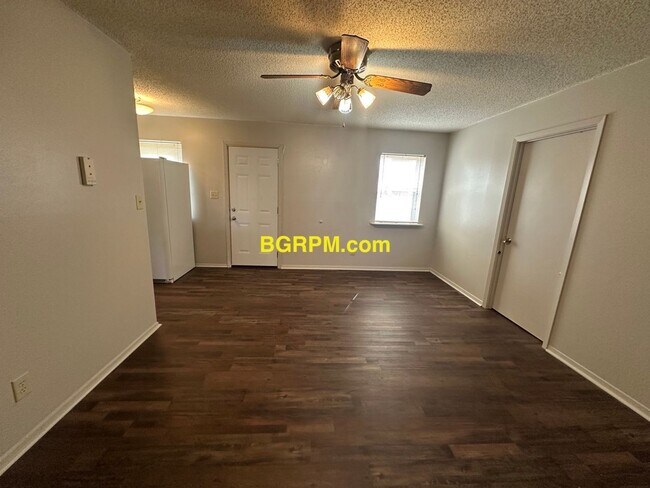 Foto del edificio - 3 BD, 1 1/2 BA, Home in Sherwood