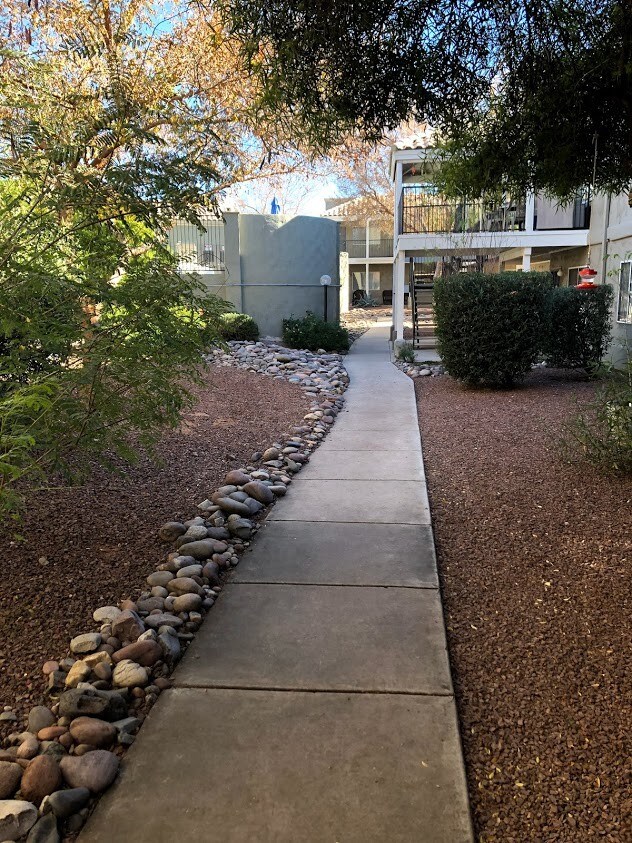 Foto del edificio - 9777 N Thornydale Rd