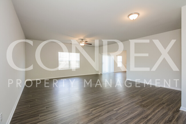 Building Photo - Brand New Home in Spring Hill Community!