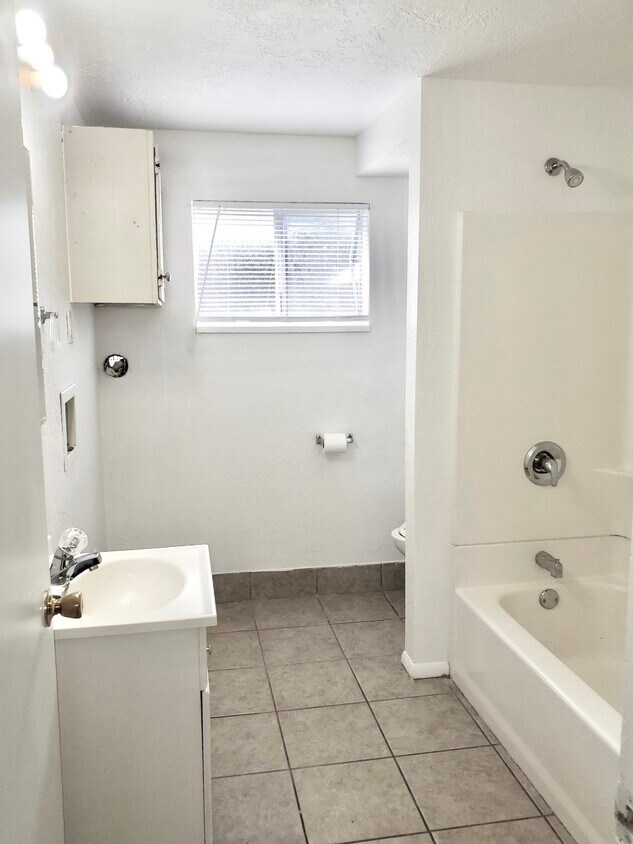 2002 W 4700 S Unit 2, Roy, UT 84067 Apartments in Roy, UT