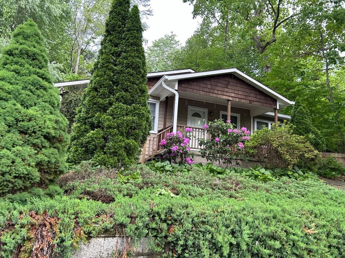 Foto principal - ***FIRST MONTH RENT FREE*** Black Mountain Rentals- Close to Lake Tomahawk and Black Mountain Gol...