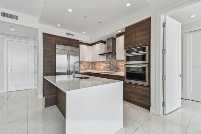 Foto del edificio - 100 1st Ave N