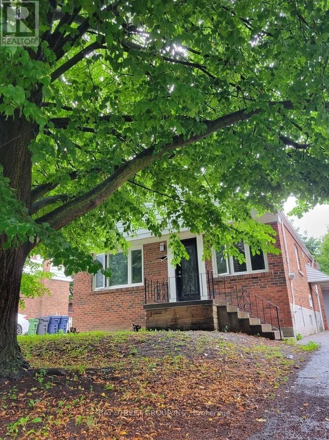 Building Photo - 182 Phyllis Ave