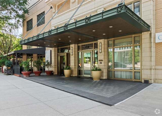Building Photo - 565 W Peachtree St