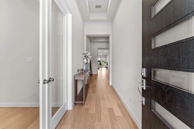 Foto del edificio - 21215 Palm Arbor Dr
