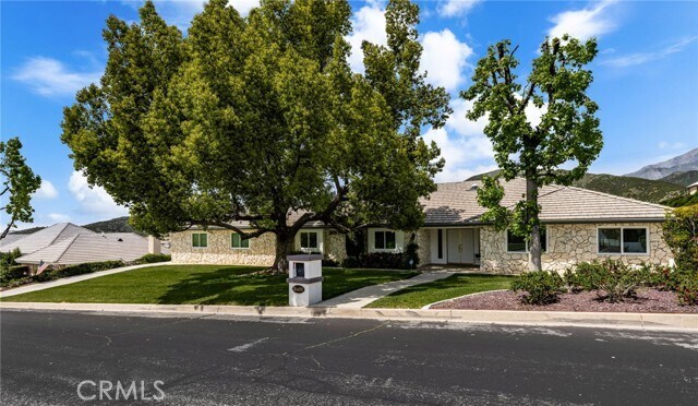 Building Photo - 36608 Oak Ridge Dr