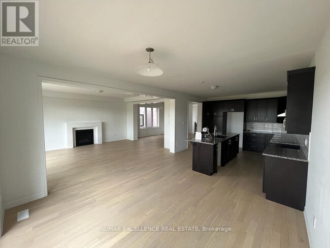 Building Photo - 146 Forestwalk St