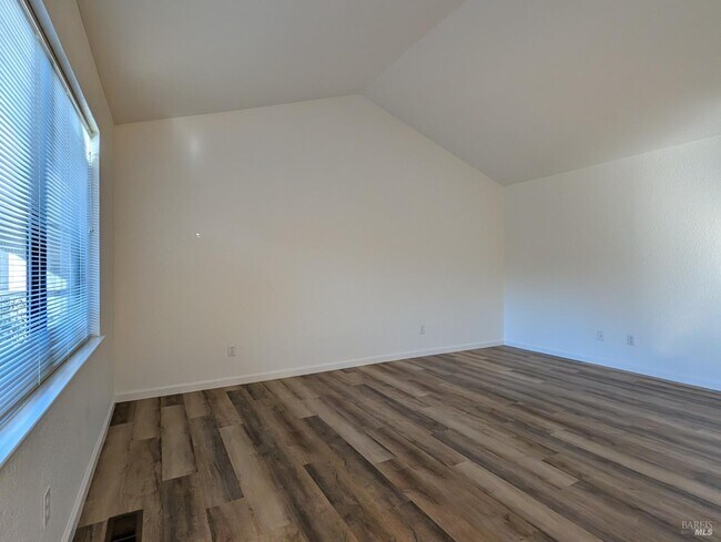 Building Photo - 663 Spring Ln