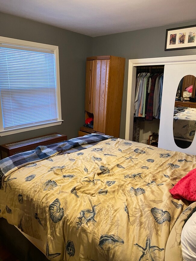 Bedrrom - 589 Providence St