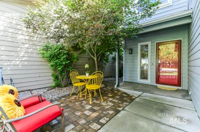 Building Photo - Gorgeous Updated Home in the Heart of Eagl...