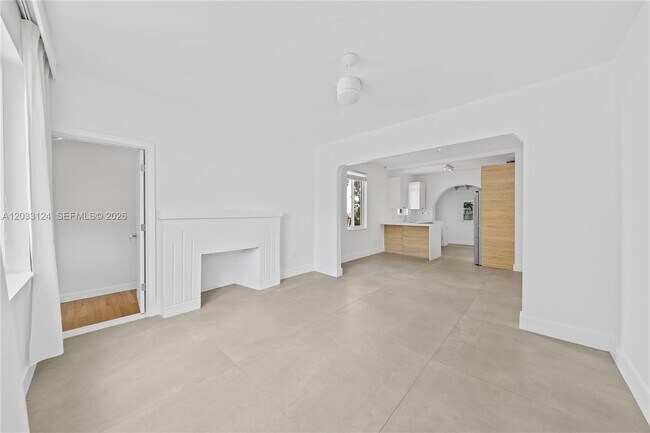 Foto del edificio - 565 NW 44th St