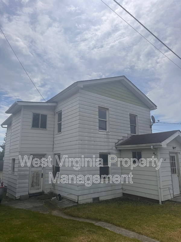 Building Photo - 304 N 3rd St