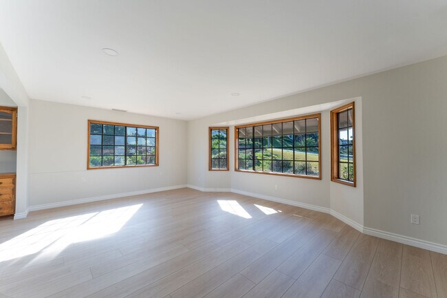 Foto del edificio - 20227 Lake Canyon Dr