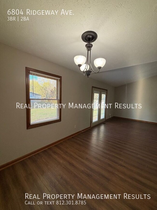 Foto del edificio - 3 Bedroom, 2 Bathroom House East Side