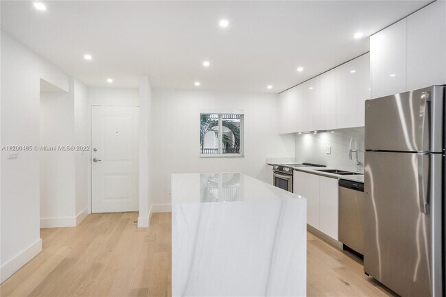 Building Photo - 17109 N Bay Rd  D-202 Sunny Isles Beach Fl...