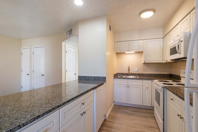 Foto del interior - CRESTWOOD APARTMENTS