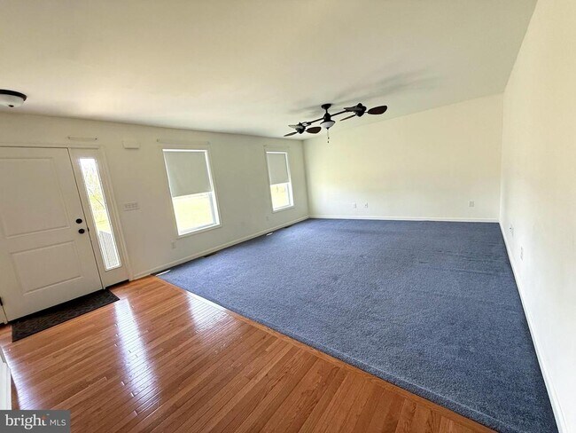 Foto del edificio - 14500 Cherry Ln