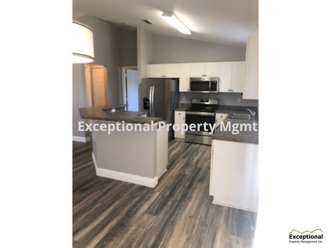 Building Photo - Coming in July! Upgraded 3 Bedroom 2 Bath ...