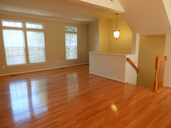 Building Photo - 926 Bing Ln