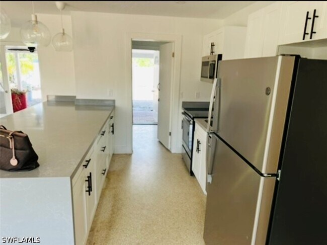 Foto del edificio - 4560 Capri Dr