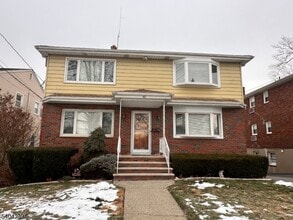 Building Photo - 40 Scoles Ave